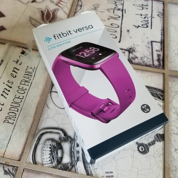 Fitbit Versa Lite Edition Purple Leafs - Picture 3 of 9
